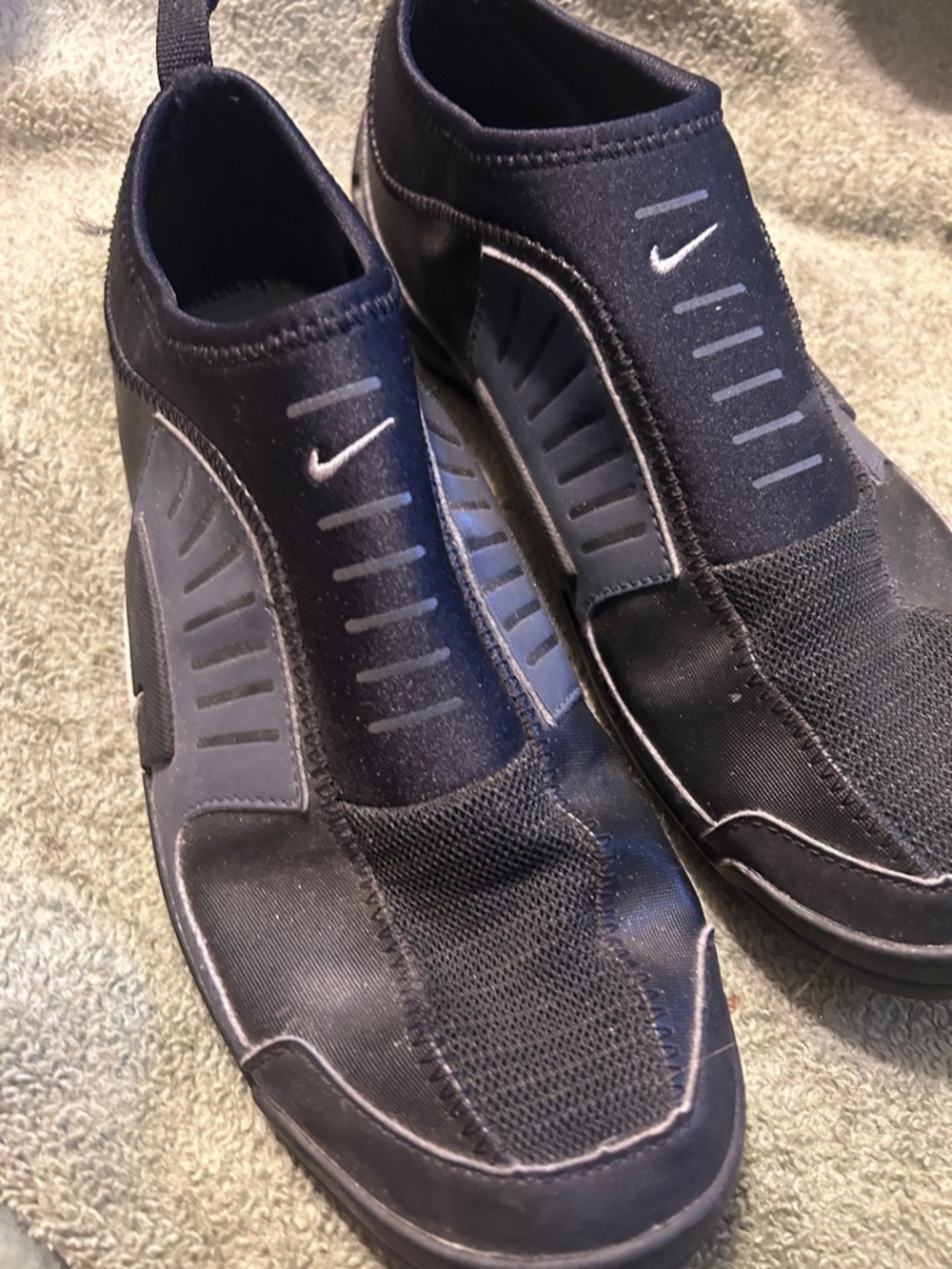 Nike Men’s Black Slip-On Athletic Sneakers